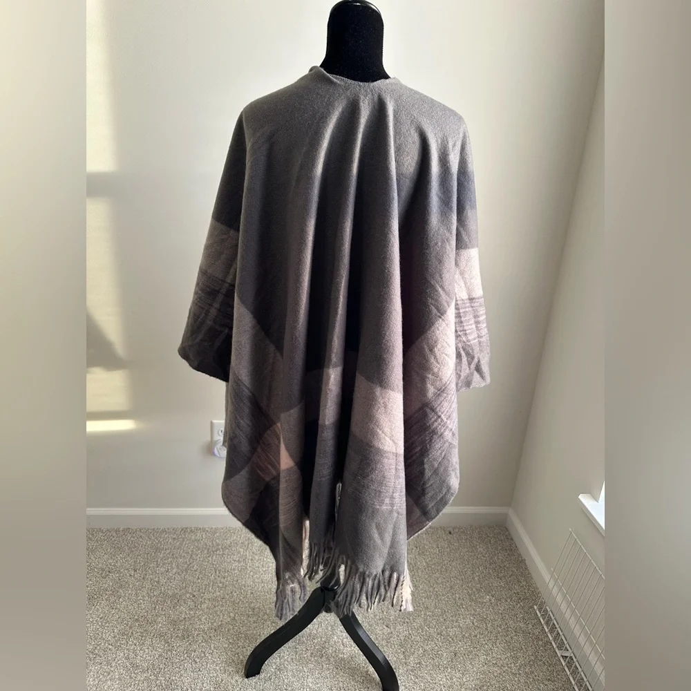 Women’s‎ Pink & Gray Plaid Cozy Shawl